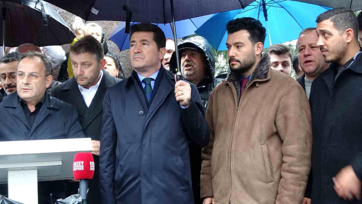 CHP, Ekrem İmamoğlu\'na Destek İçin Trabzon\'da Toplandı