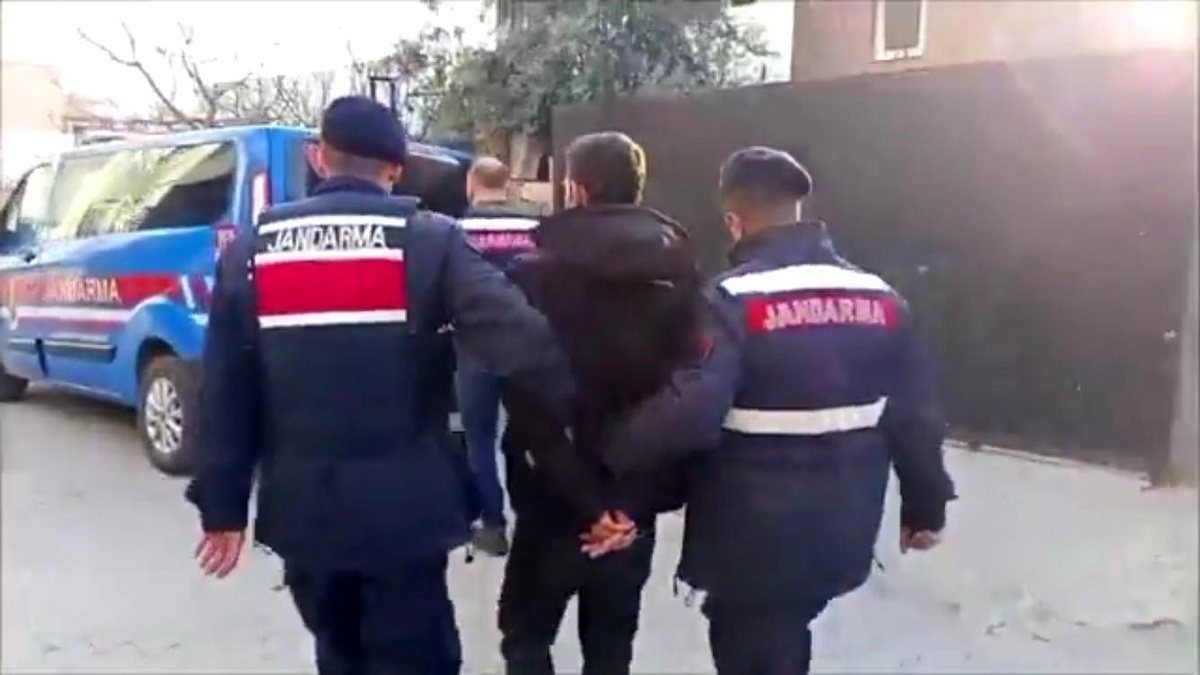Adana\'da Tefecilere Operasyon: 8 Gözaltı