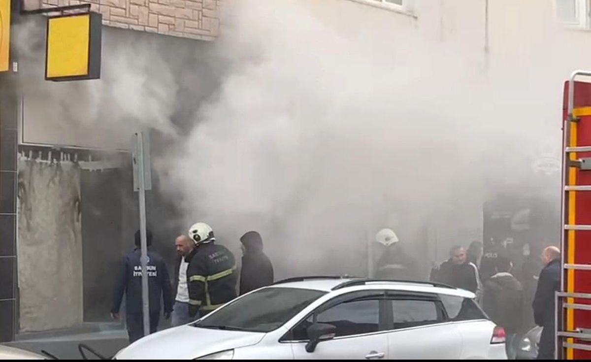 Samsun Bafra\'da İş Yerinde Yangın: Maddi Zarar Büyüdü