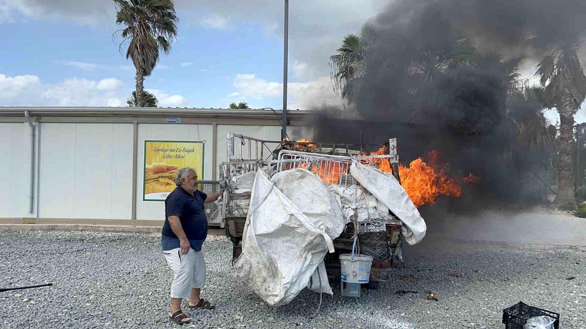 Hayatını Kamyoneti İçin Tehlikeye Atan Adam