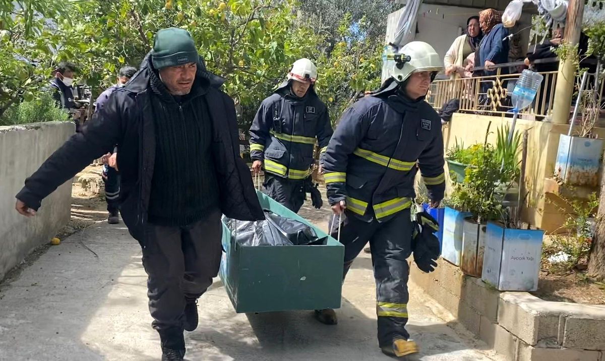 Antalya\'da Yangında Felçli Kadın Hayatını Kaybetti