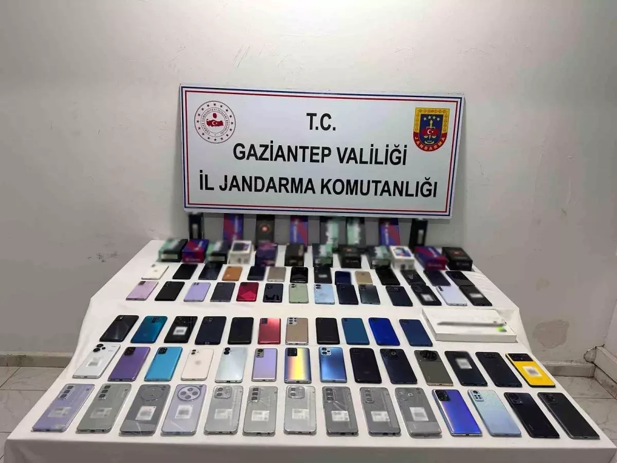 Gaziantep\'te Kaçak Cep Telefonu Operasyonu