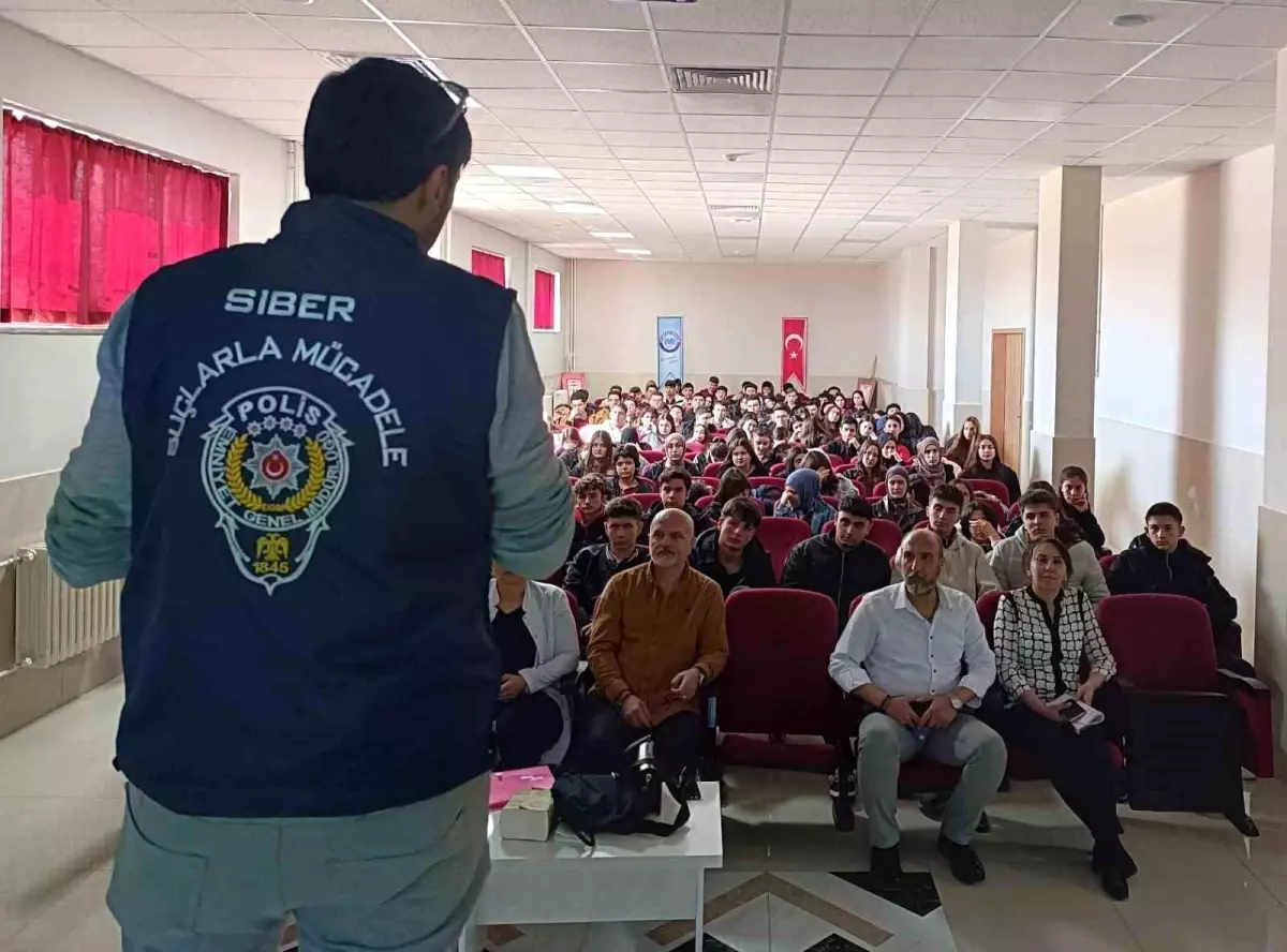 Niğde Emniyet Müdürlüğü ekiplerinin bilgilendirme çalışamaları sürüyor