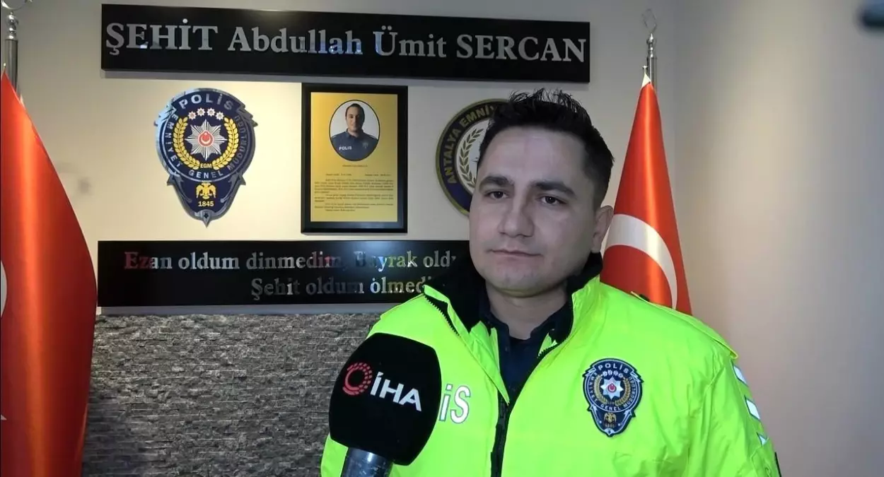 Öğretmene verdiği nasihatle içleri yakan polis memuru: "Onun sayesinde eşime ve çocuğuma binlerce dua geldi"