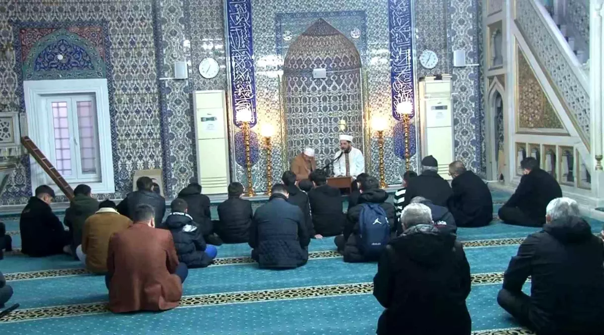 Kadıköy\'de Bıçaklı Saldırı Sonucu Hayatını Kaybeden Şefin Oğluna Mevlit