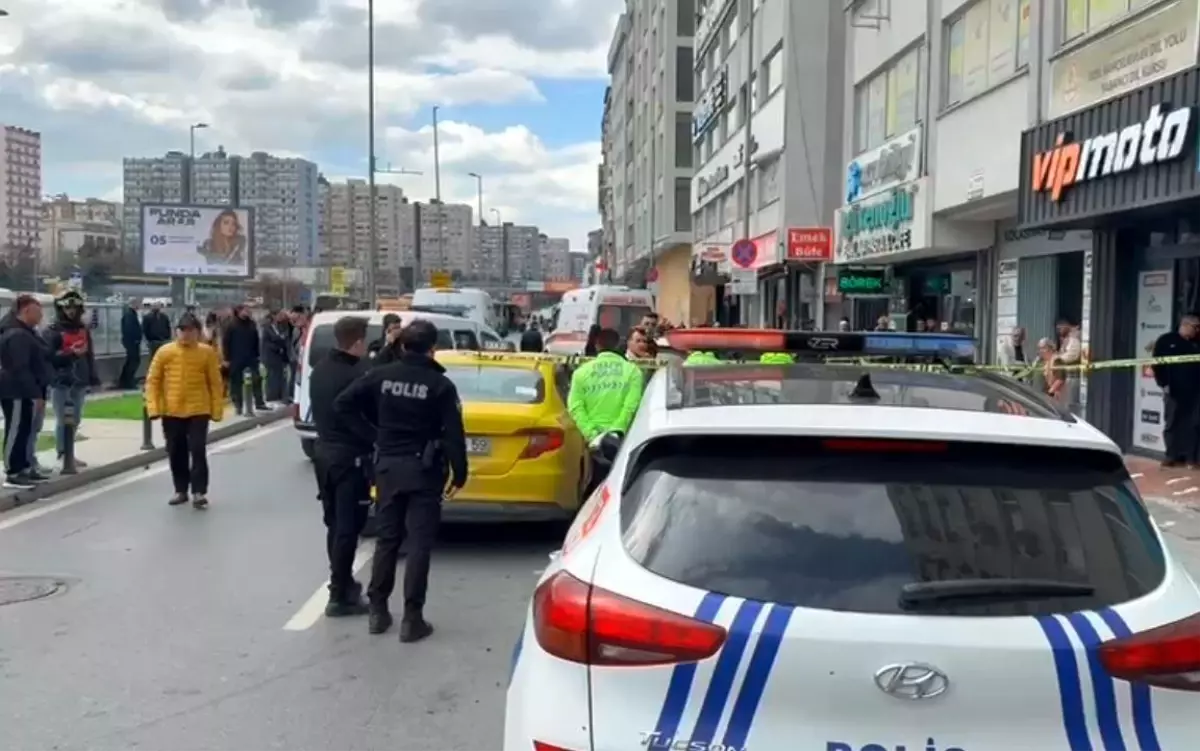 İstanbul\'da Motosiklet Kazası: Kadın Hayatını Kaybetti