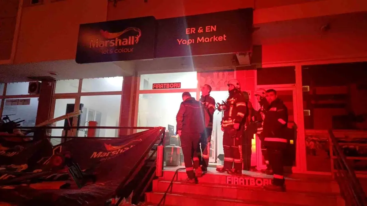 Çorum\'da Hırdavat Dükkanında Yangın