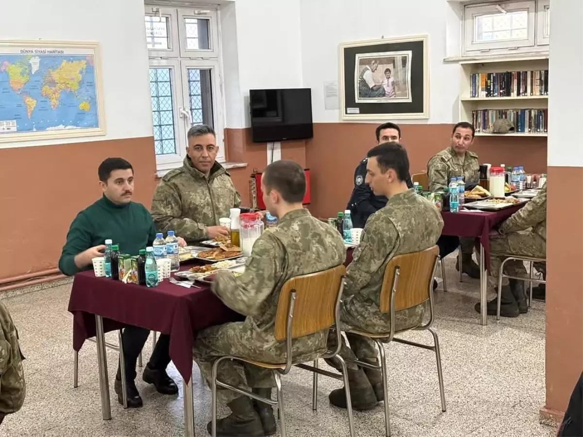 İran Sınırında Askerle İftar