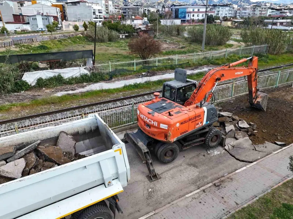 Nazilli Belediyesi Yol Çalışmalarına Hız Verdi