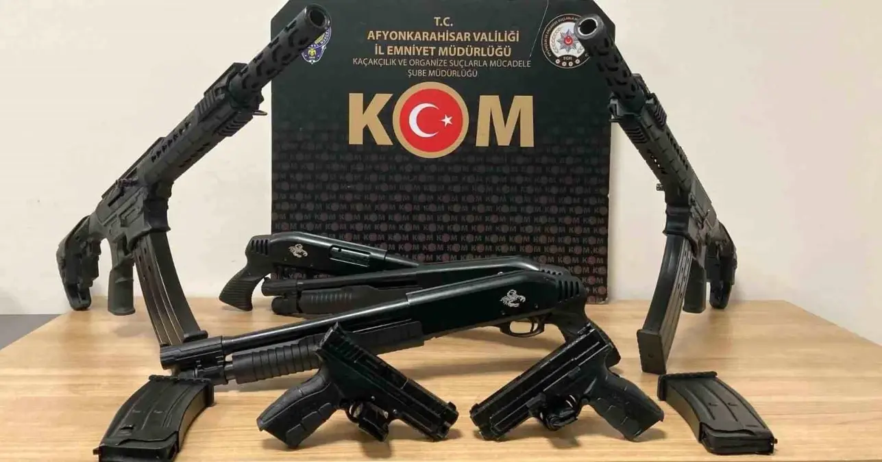 Afyonkarahisar\'da 7 Ruhsatsız Silahla Yakalanma