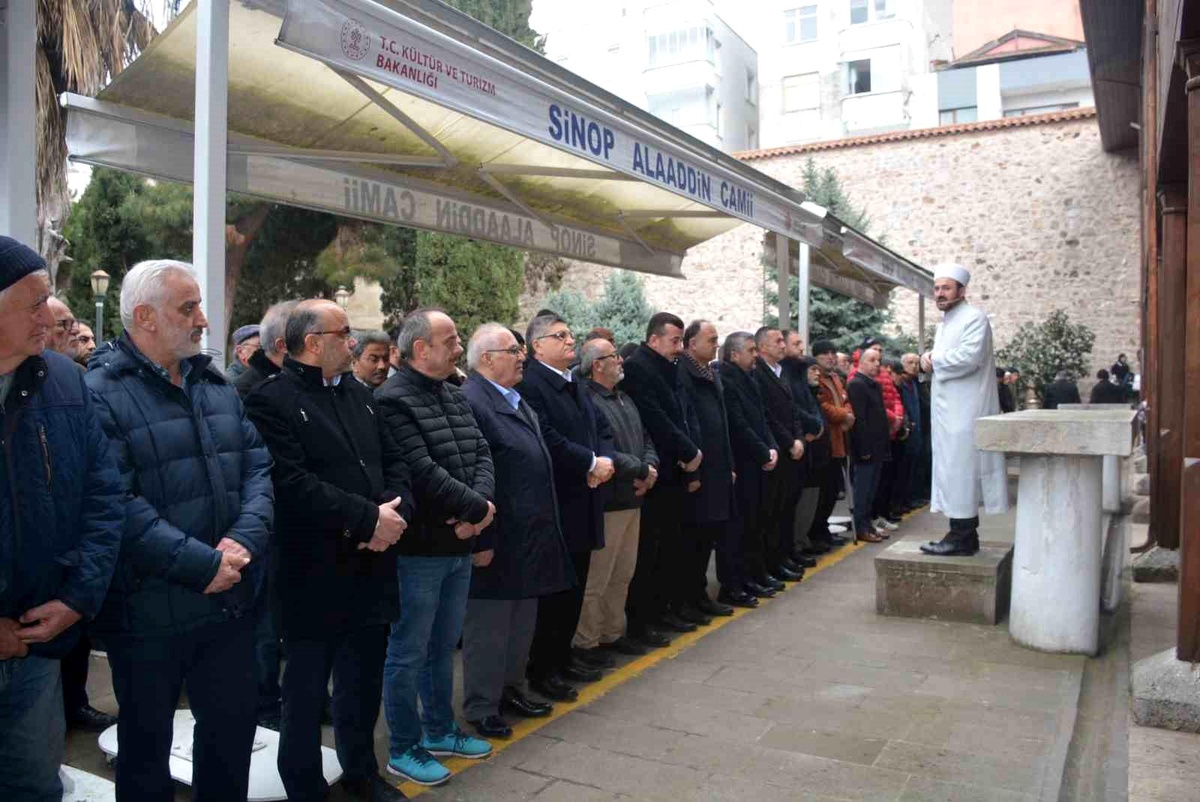 Sinop\'ta Filistinliler için gıyabi cenaze namazı