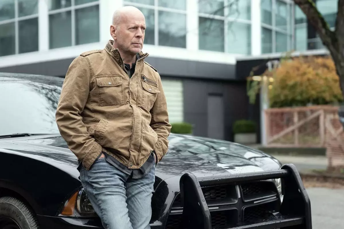 Uzun süredir demans hastalığıyla mücadele eden Bruce Willis\'in son hali ortaya çıktı