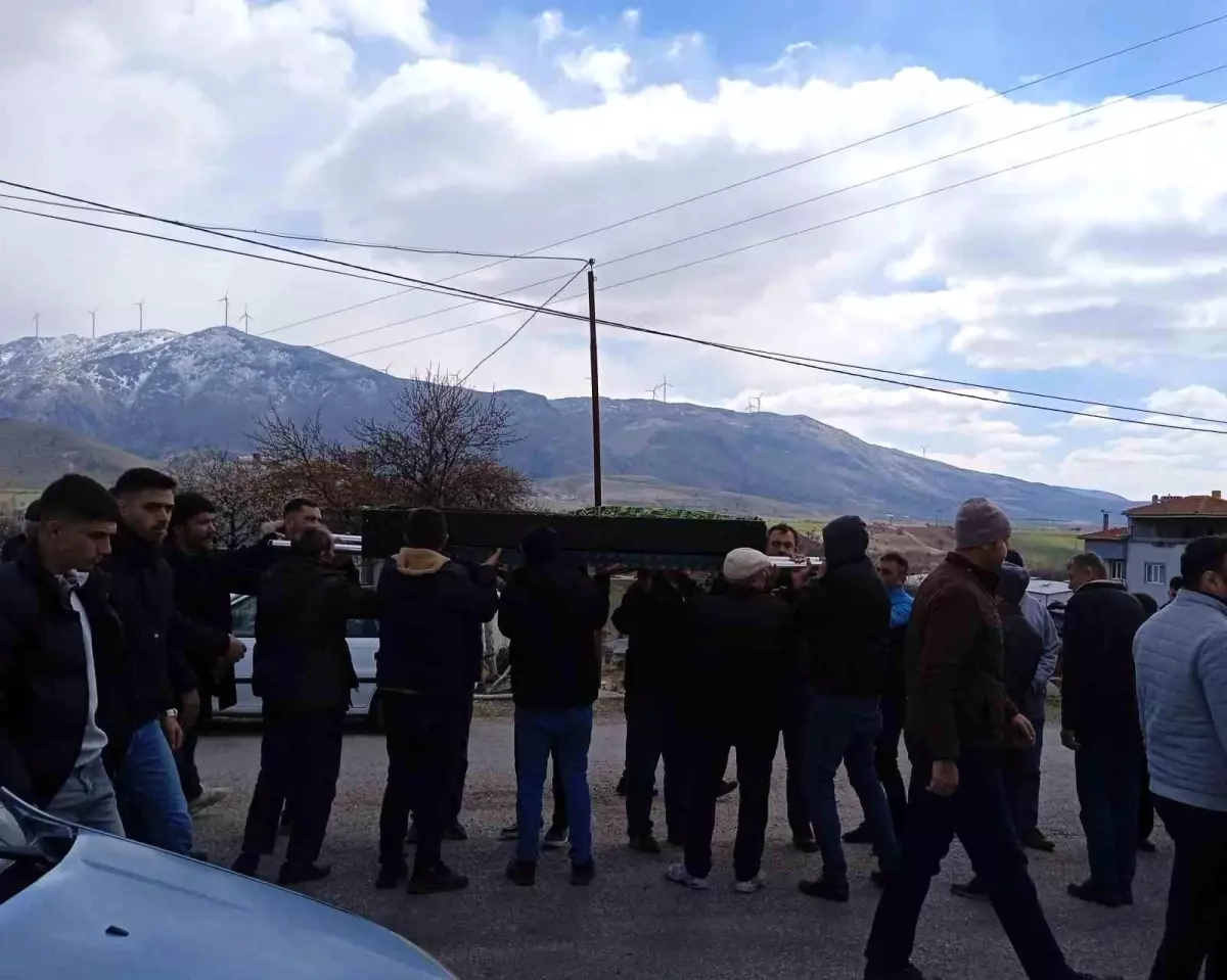 Afyon\'da Otobüs Kazası: 1 Ölü, 25 Yaralı