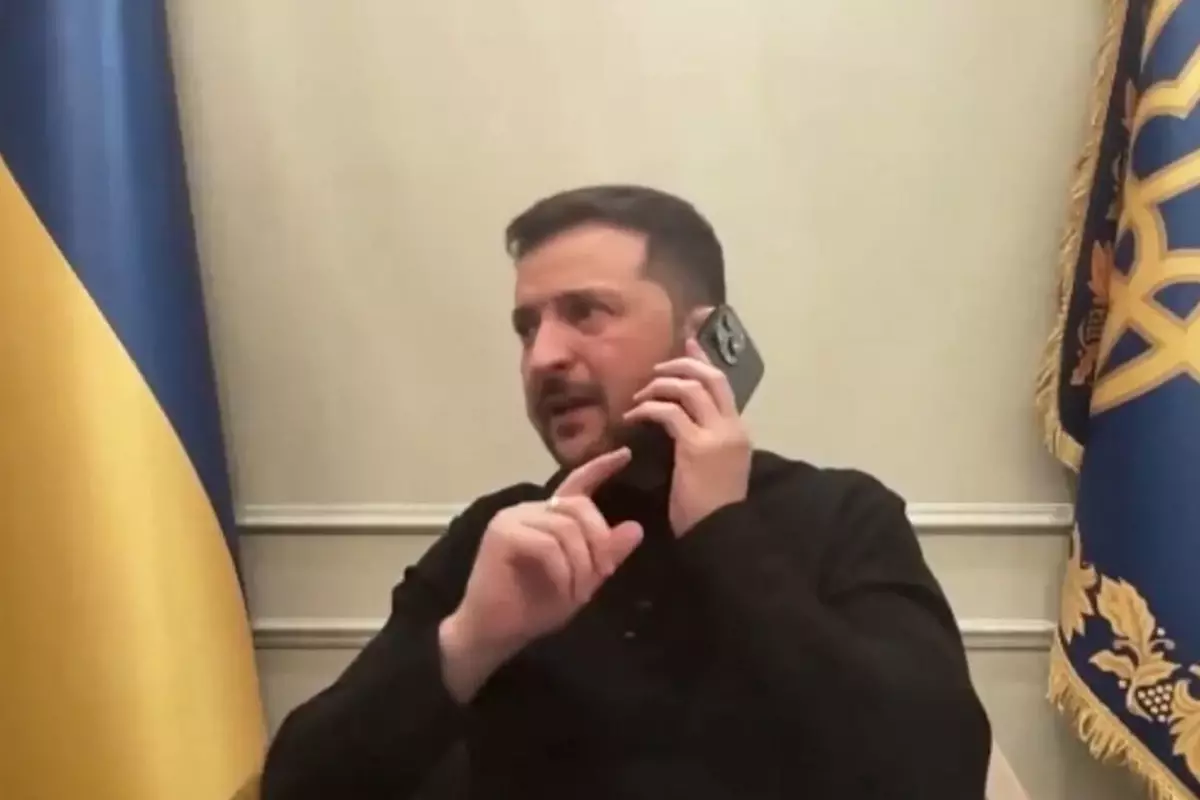 Zelenskiy\'e canlı yayında sürpriz telefon: Seni sonra arayacağım