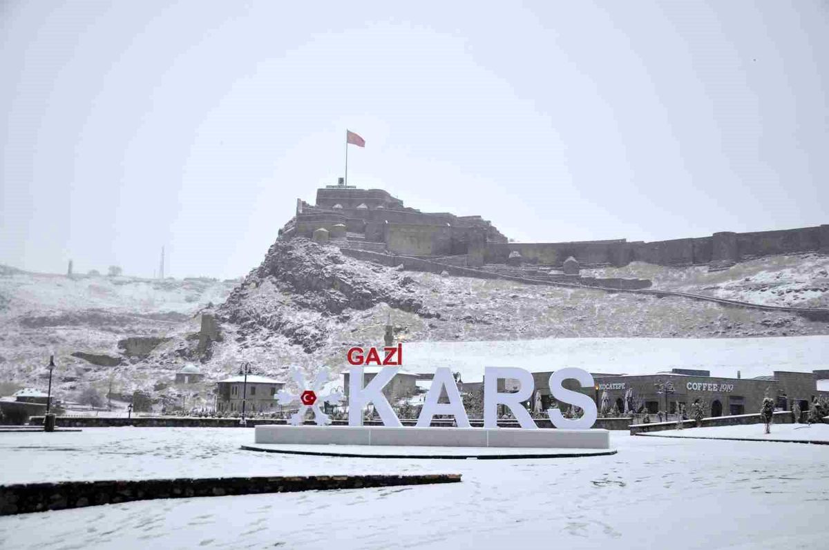 Kars\'ta Aniden Kar Yağışı