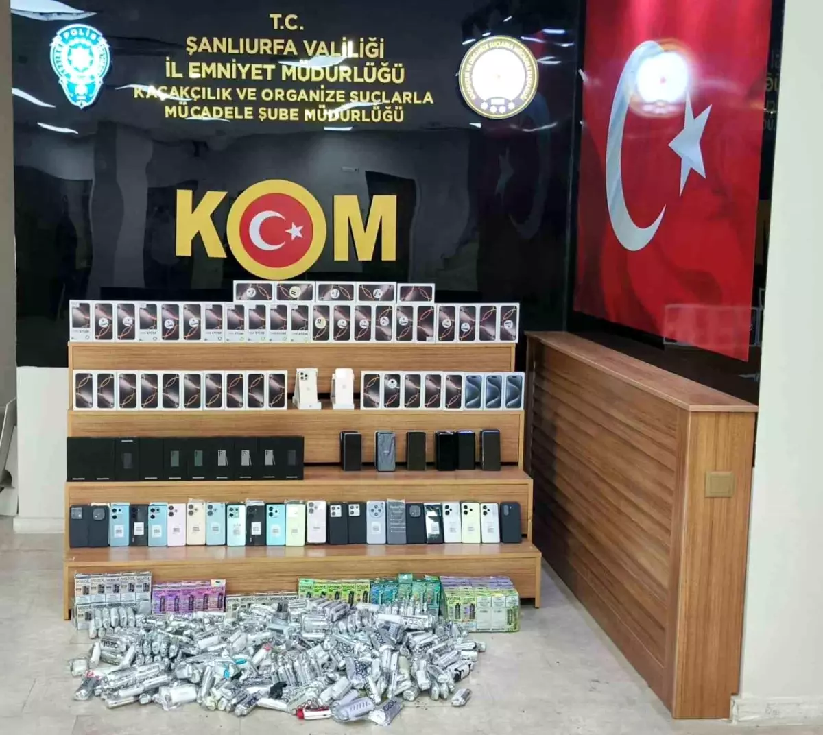 Şanlıurfa\'da Kaçak Cep Telefonu Operasyonu