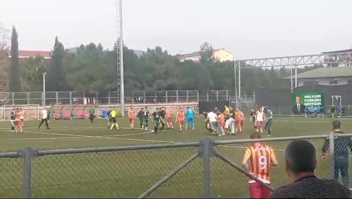 Kocaeli Amatör Futbol Maçında Kavga