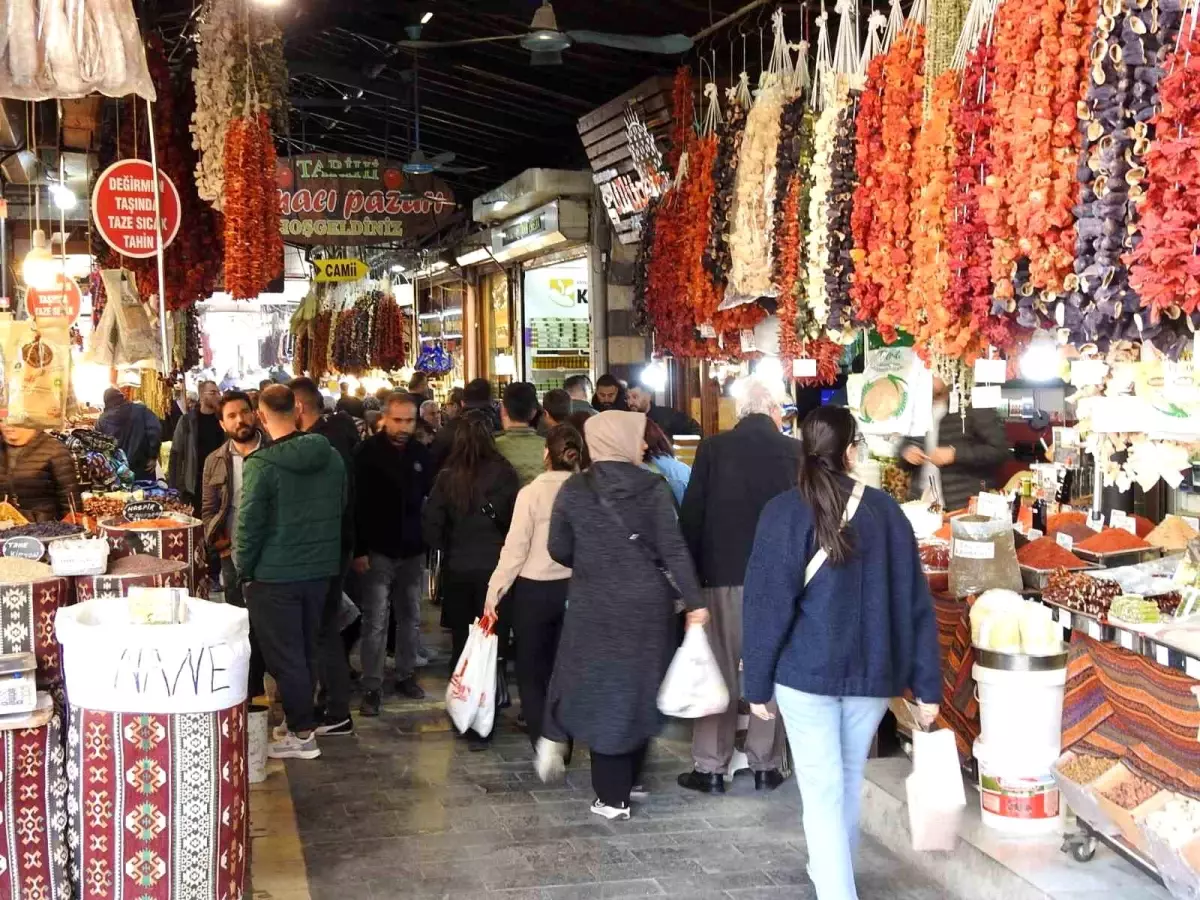 Gaziantep\'te Bayram Alışverişi Yoğunlaştı