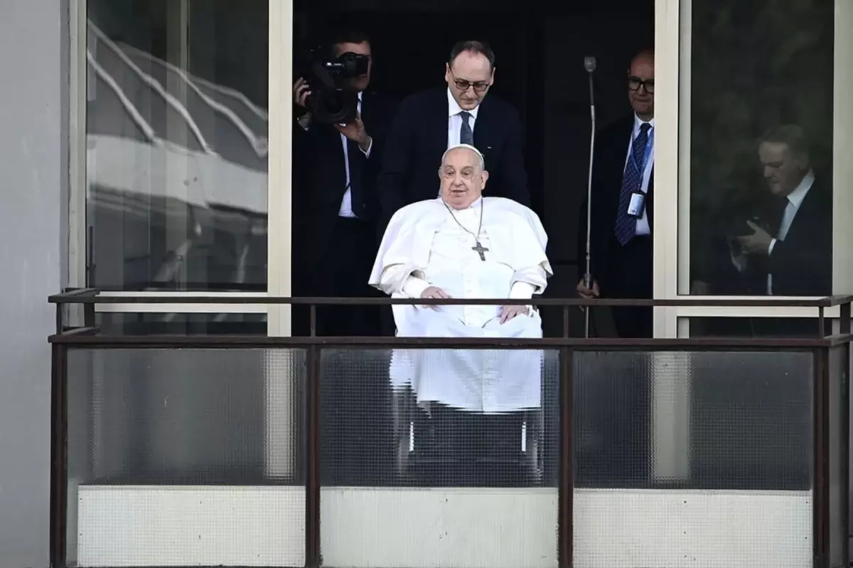 Papa Francis, tedavi gördüğü hastaneden taburcu oldu