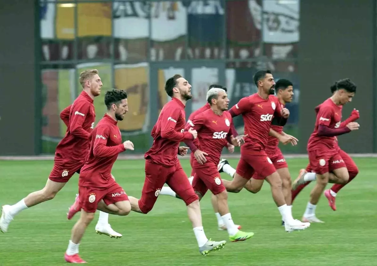 Galatasaray, Beşiktaş Maçına Hazırlanıyor 