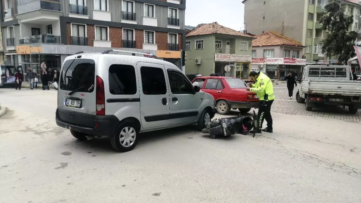 Yalvaç\'ta Motosiklet Kazası: Sürücü Yaralandı