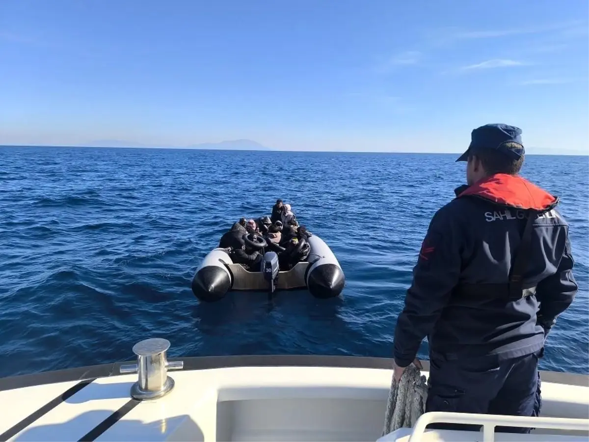 Çeşme ve Dikili\'de Göçmen Kurtarma Operasyonu