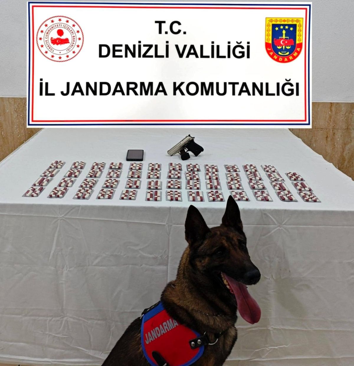 Denizli\'de Uyuşturucu Operasyonu: 2 Gözaltı