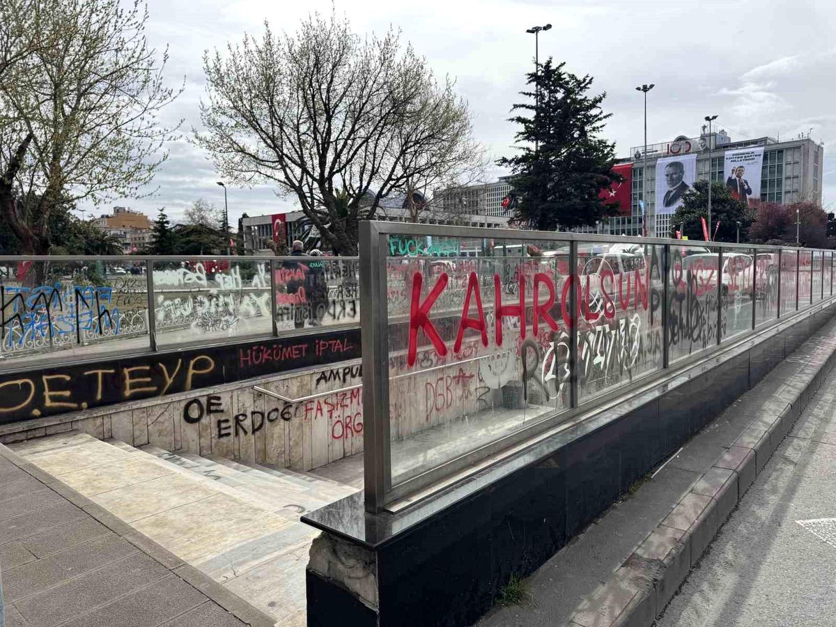 İBB protestocuları milli ve dini değerleri hiçe saydı