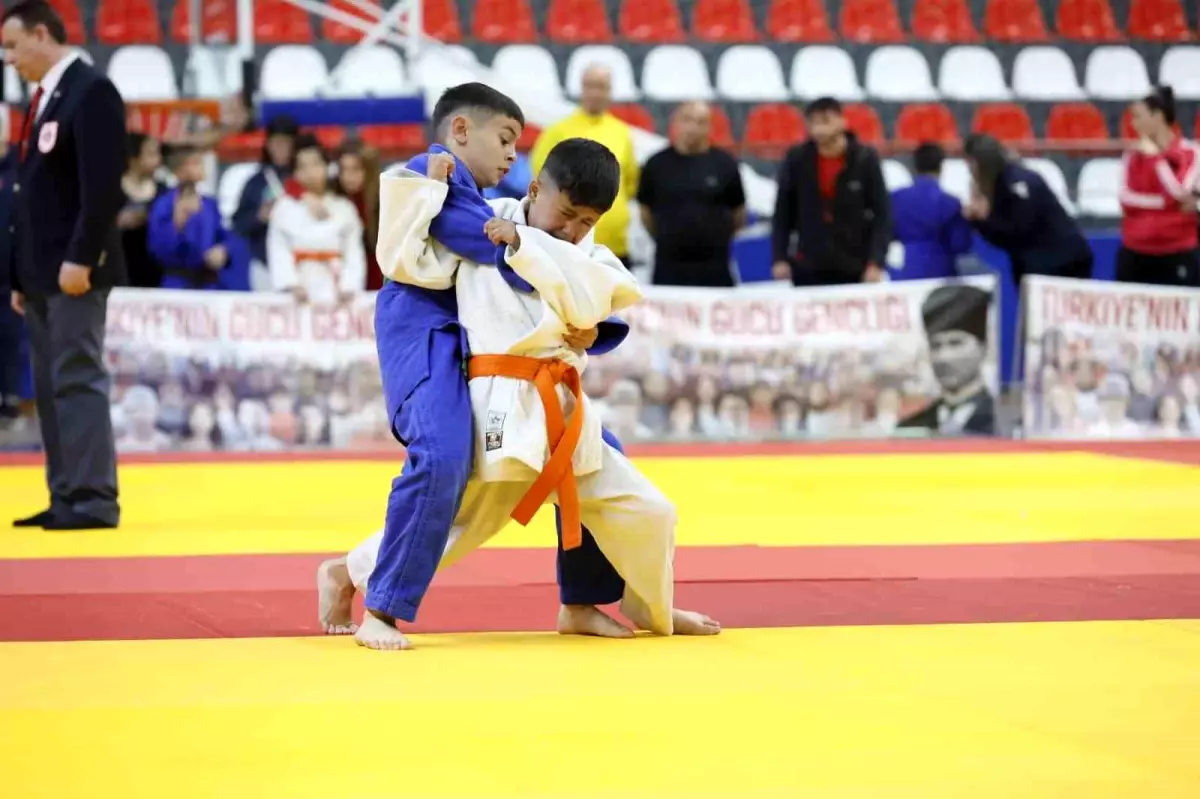 Denizli\'de Judo Küçükler Şampiyonası Başladı