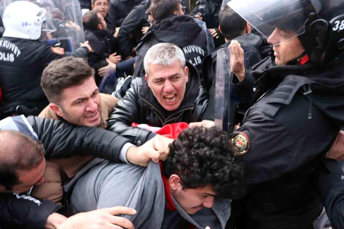 Kayseri\'de Yasadışı Eylemlere Katılan 31 Şüpheli Gözaltına Alındı