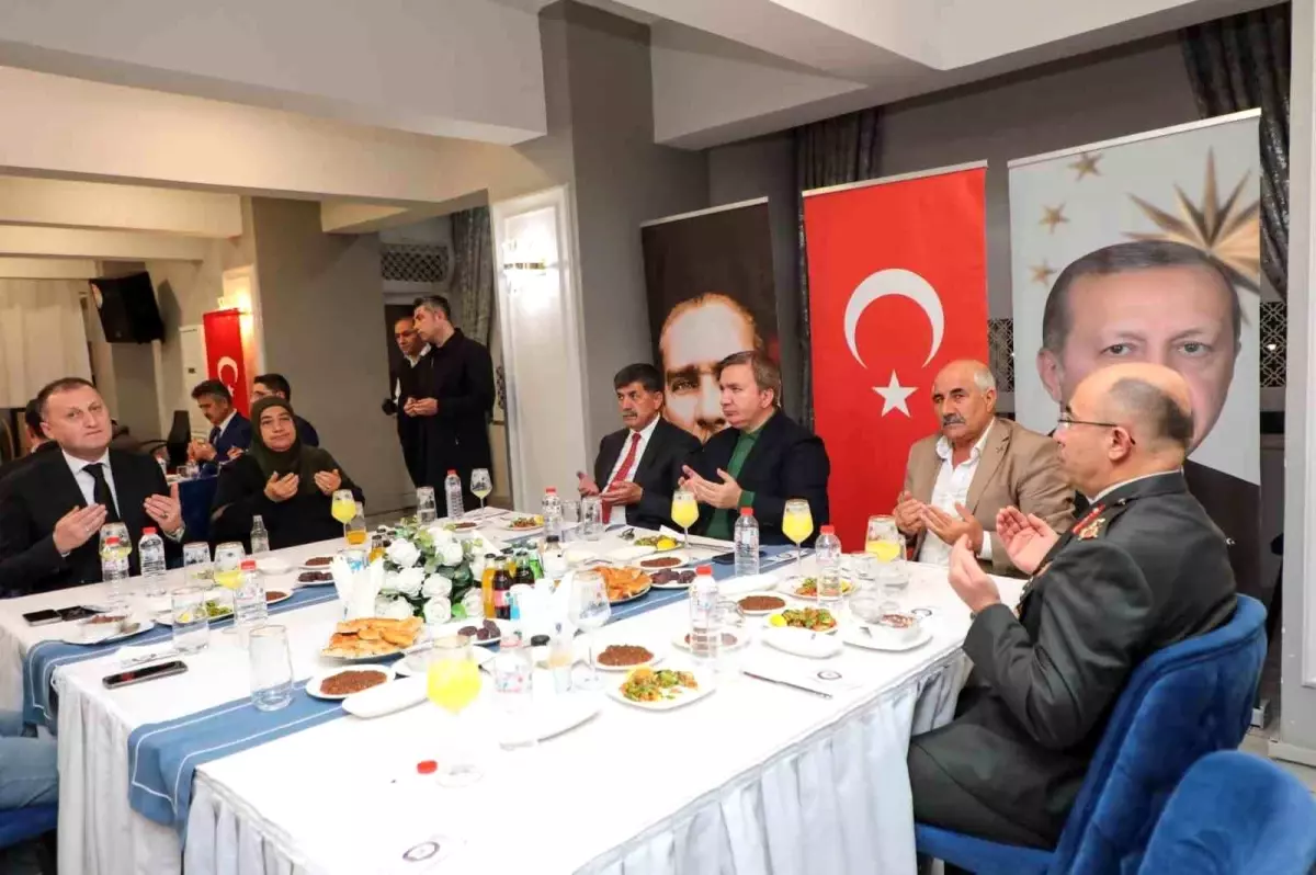 Şehit aileleri ve gaziler onuruna iftar programı düzenlendi