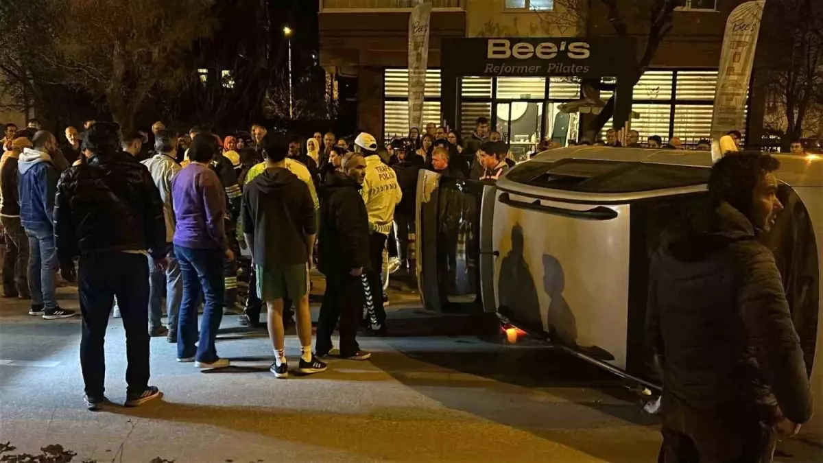 Eskişehir\'de Araç Yan Yattı