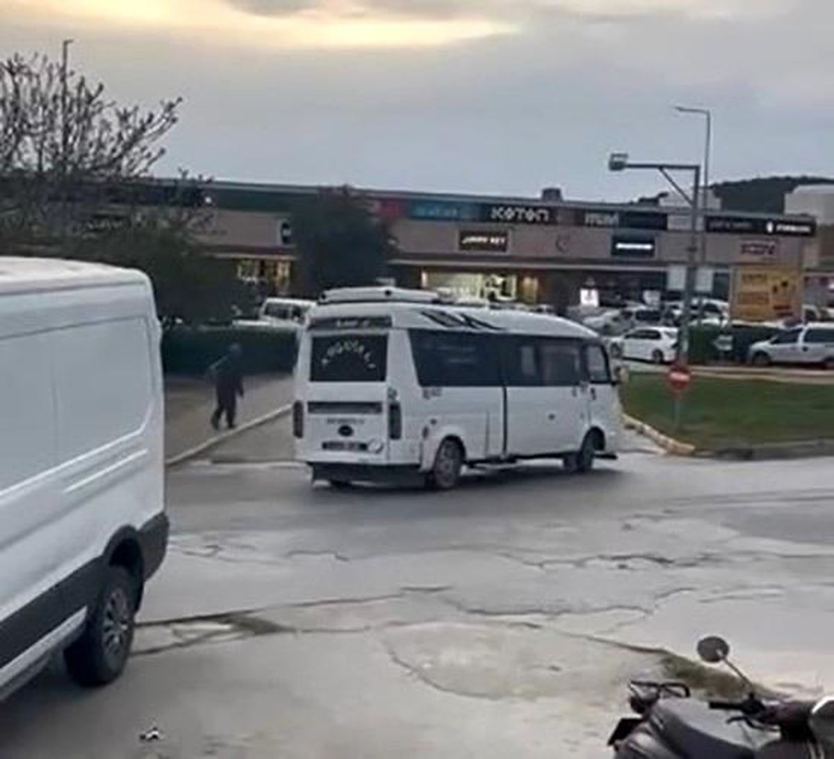 Alkollü Şoför Akaryakıt İstasyonunu Karıştırdı