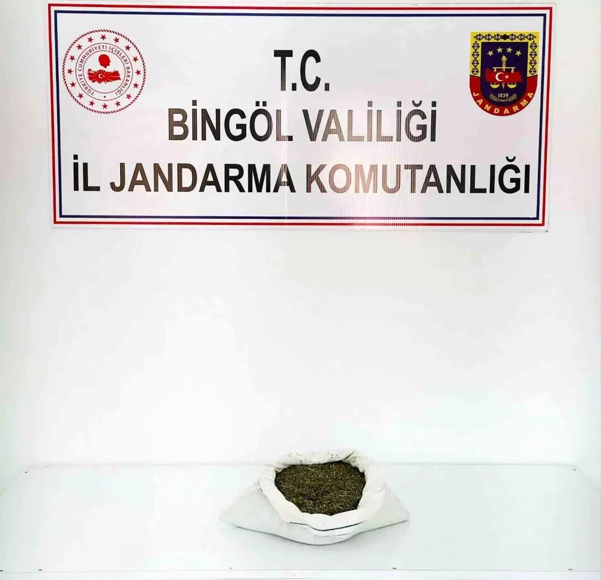 Bingöl\'de 2,2 kg Esrar Ele Geçirildi