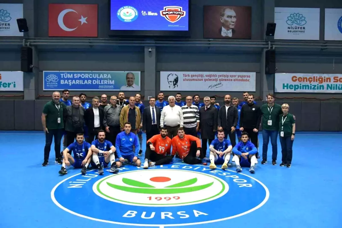 Nilüfer Belediyespor Erkek Hentbol Takımı, Spor Toto\'yu 31-22 Yenerek İkinci Sıradaki Yerini Sağlamlaştırdı