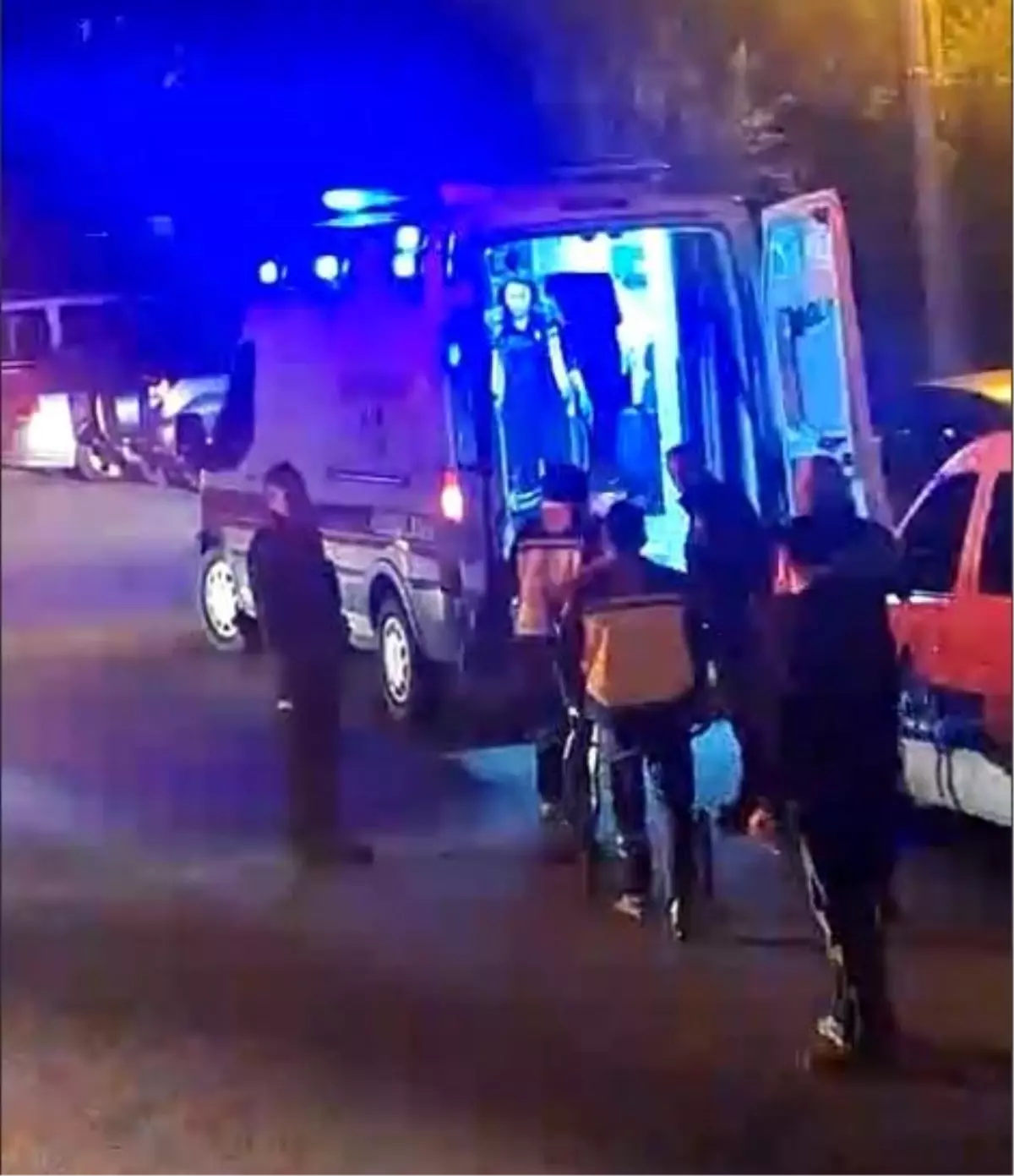 Denizli\'de Genç Balkonundan Atladı