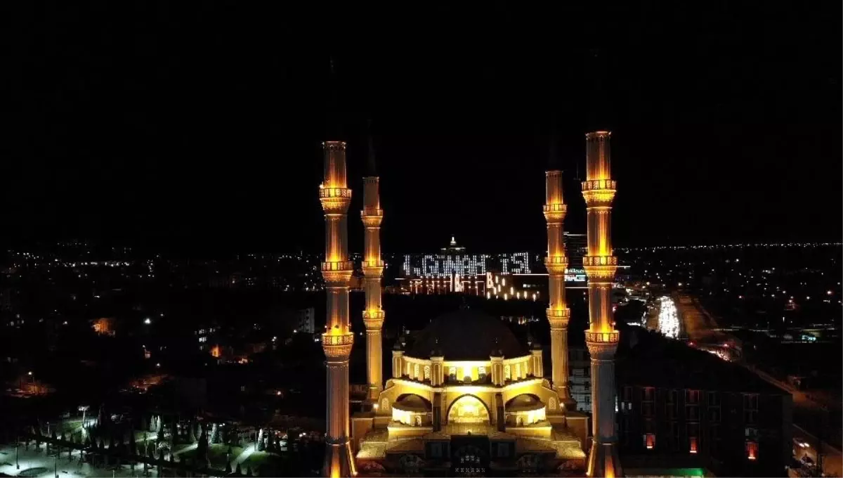 Çorum\'da Kadir Gecesi Coşkusu
