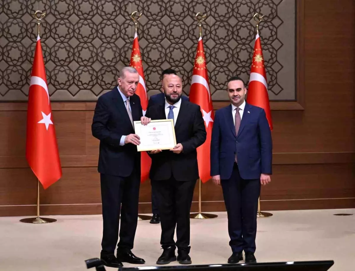 Cumhurbaşkanı Erdoğan\'dan CW Solar Cell\'e ödül