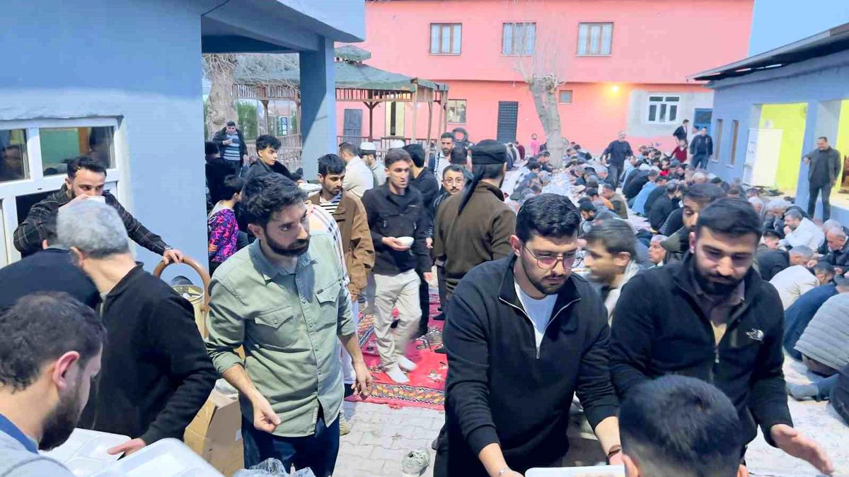 25 Yıldır Süregelen İftar Geleneği