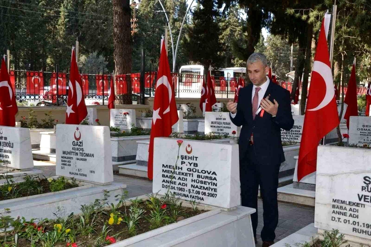 Gazi Kıyışkan\'dan bütün vatandaşlara şehitlik ziyareti daveti