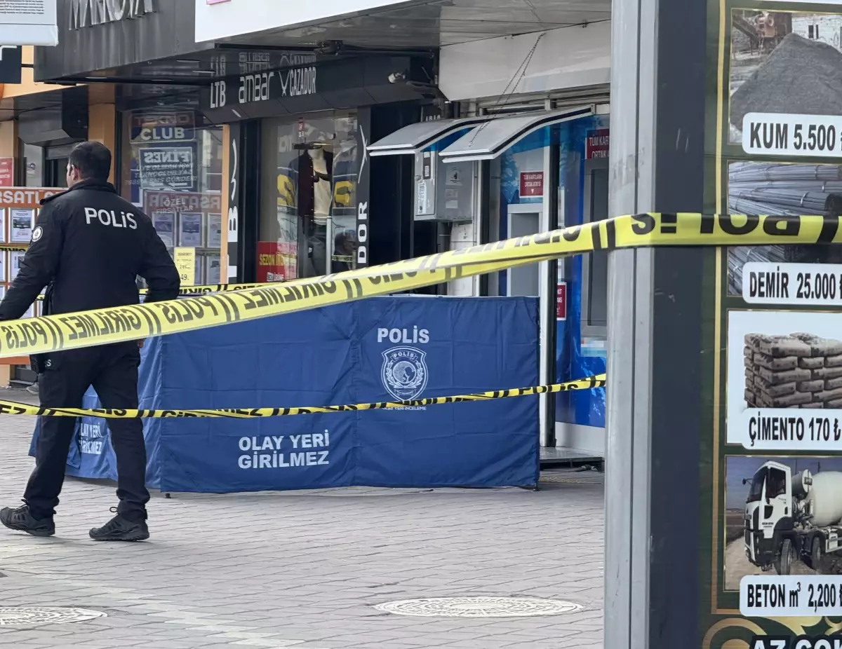 Klimanın tamirini yaparken iş merkezinin terasından düşüp öldü