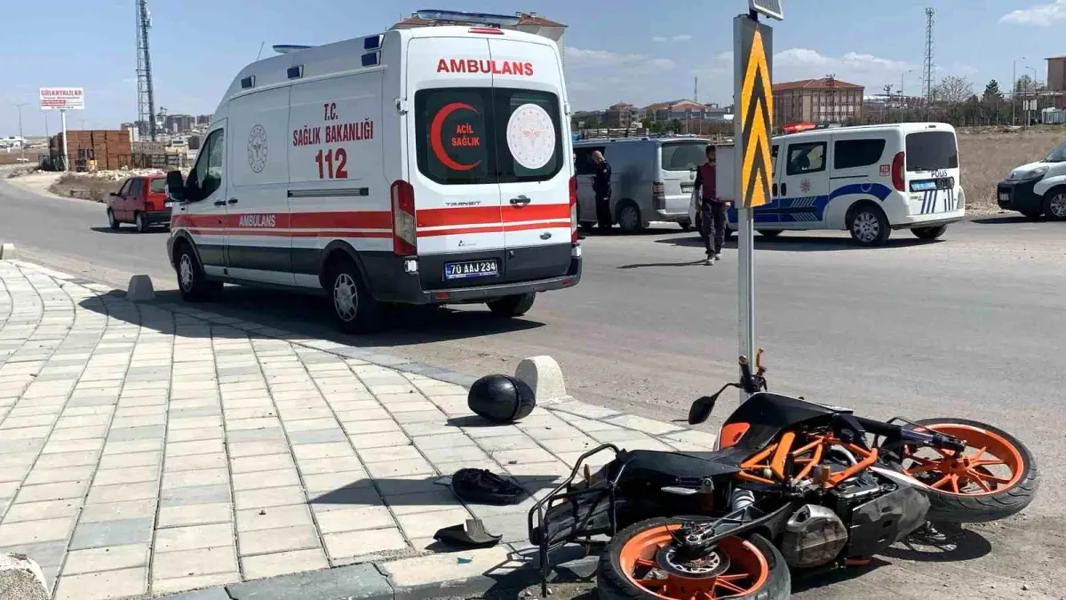 Karaman\'da Motosiklet Devrildi, Sürücü Kurtuldu