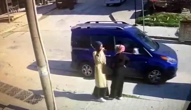 Sokak ortasından kaçırılan genç kızdan haber var
