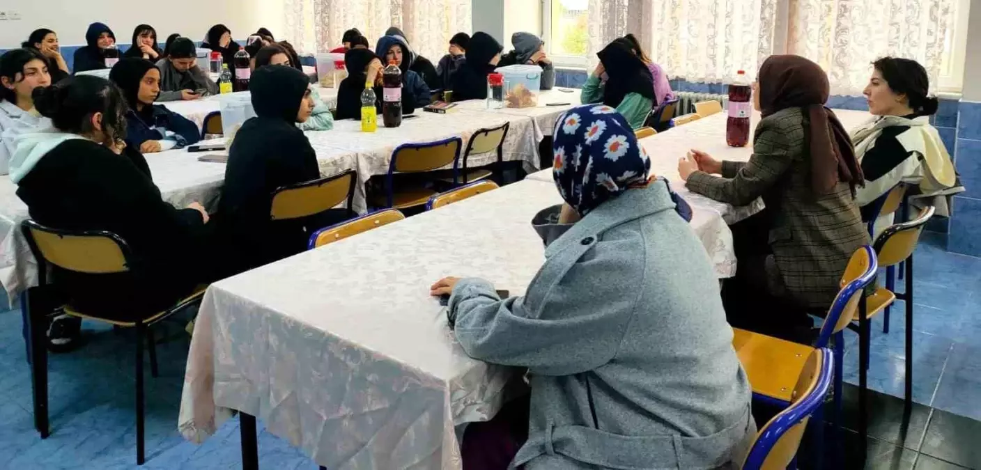 Bayburt\'ta Kadın Hakları Söyleşisi