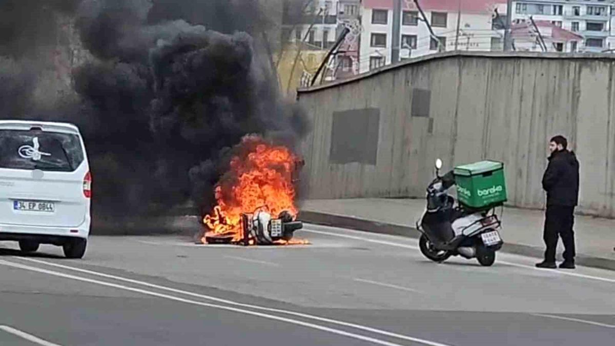 Bingöl\'de Motosiklet Alev Alev Yandı