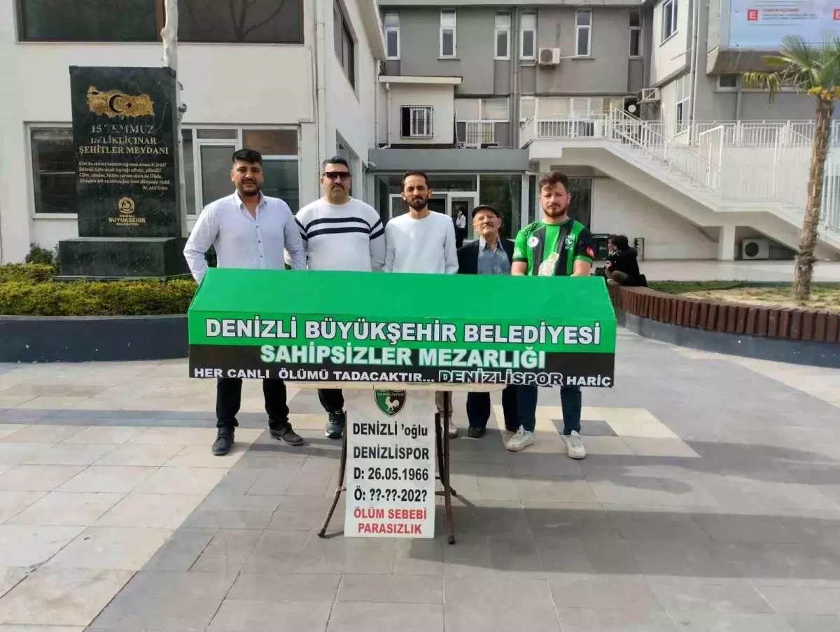 Denizlispor\'dan Tabutlu Eylem
