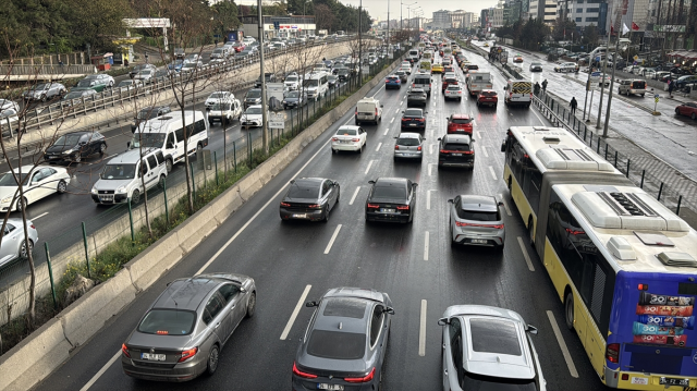 İstanbul'da trafik yoğunluğu bayram tatilinin de etkisiyle yüzde 85'e çıktı