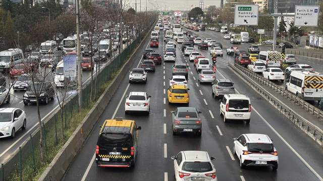 İstanbul'da trafik yoğunluğu bayram tatilinin de etkisiyle yüzde 85'e çıktı