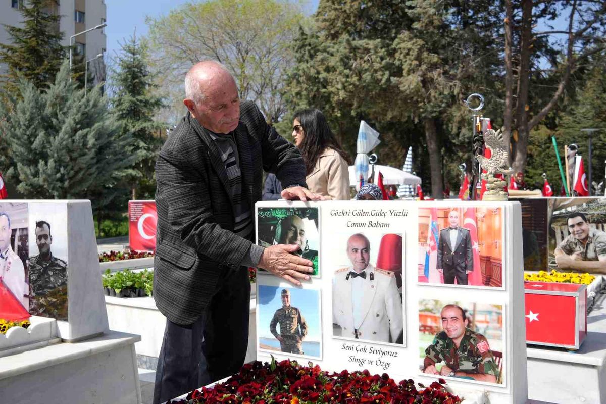 Ankara\'da bayram öncesi şehitliklere ziyaret