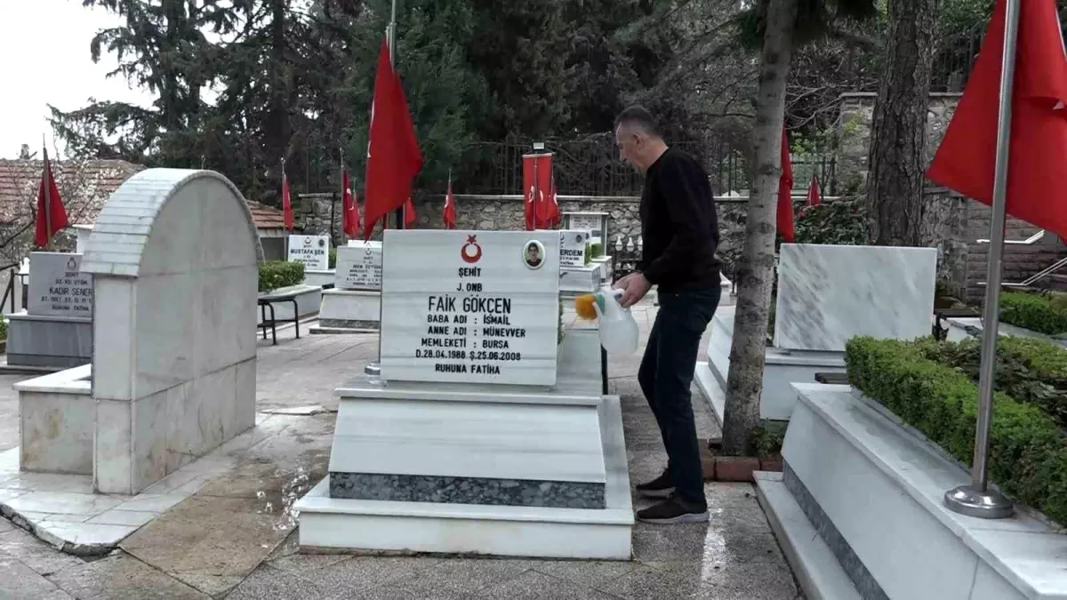 Bayram öncesi, şehitlikte hüzün